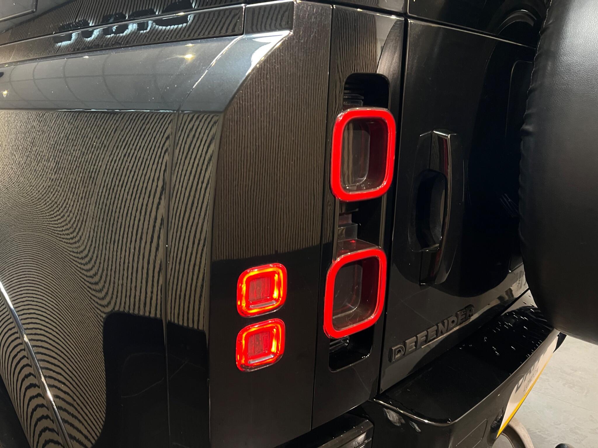 Land Rover Defender 110